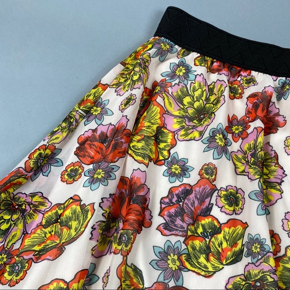 All-Season Midi floral Skirt  (Med) - Picture 2 of 4